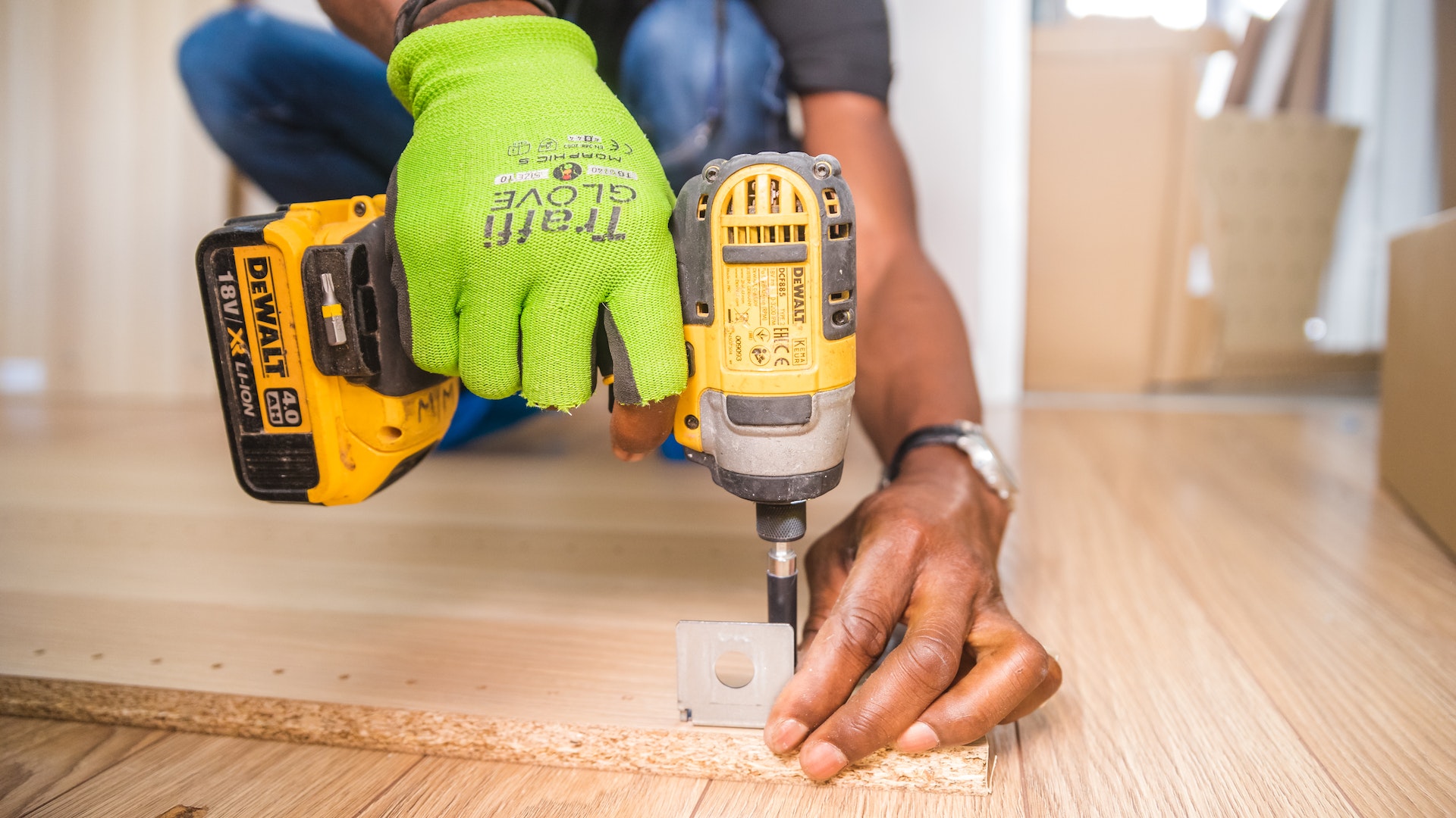 Difference Between Carpenter and Builder